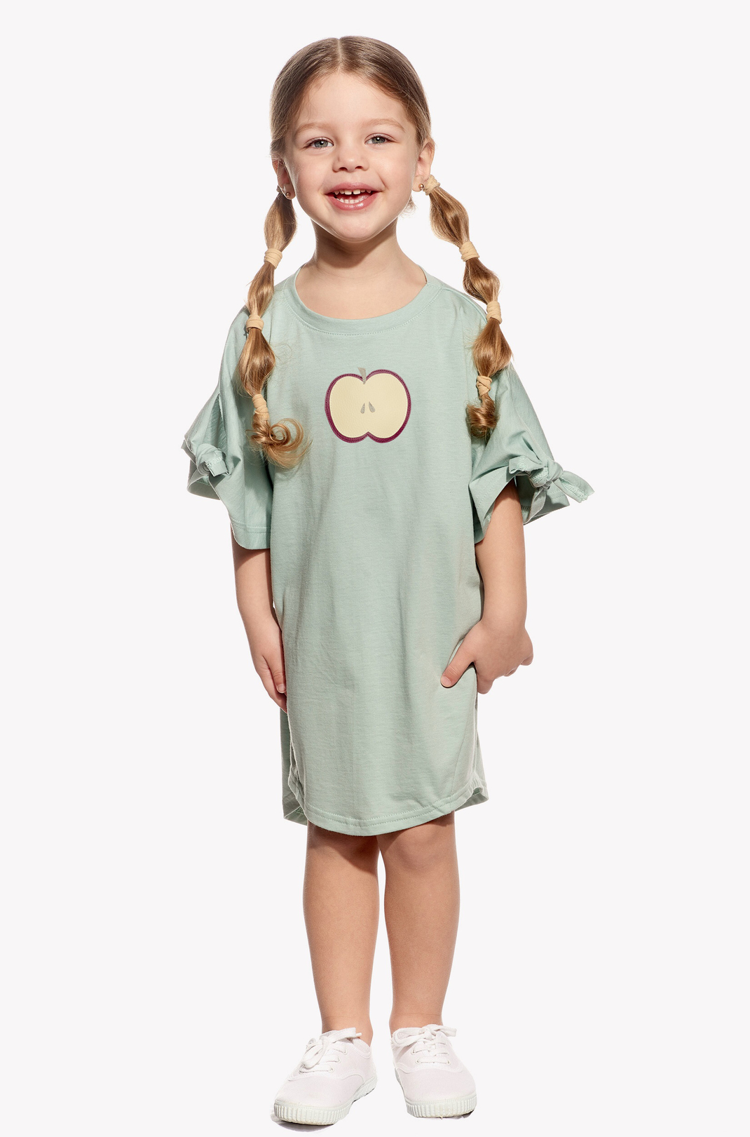 Šaty s jablkom