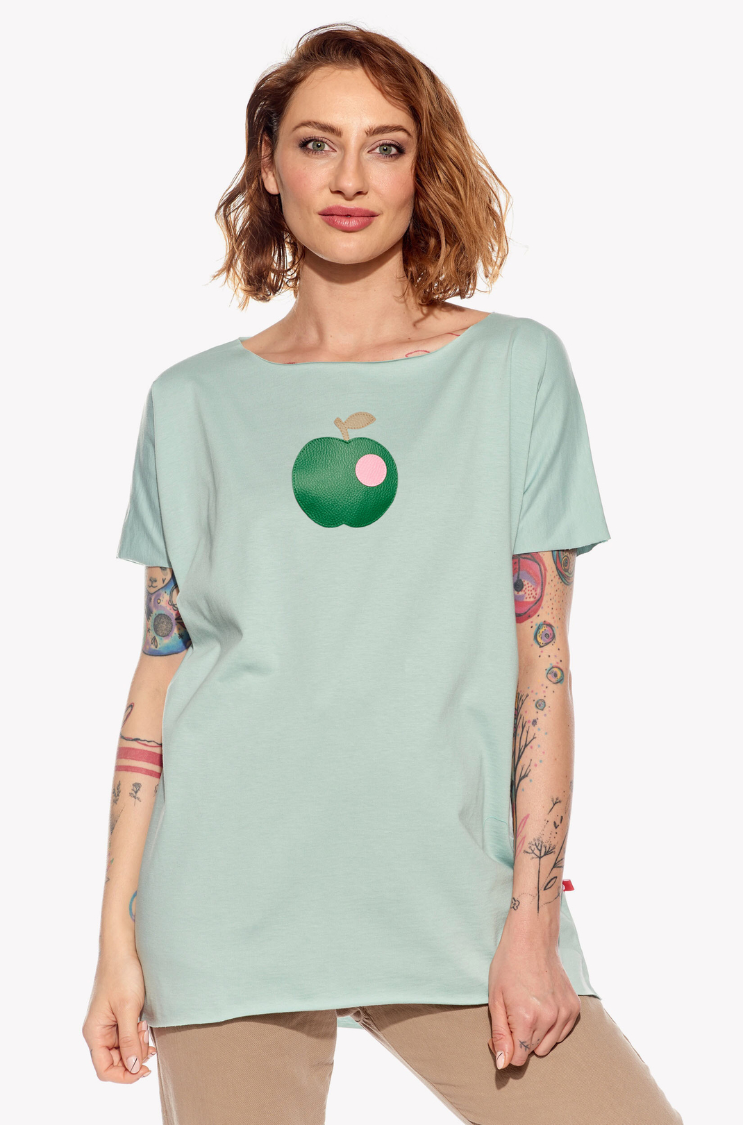 Shirt with apple