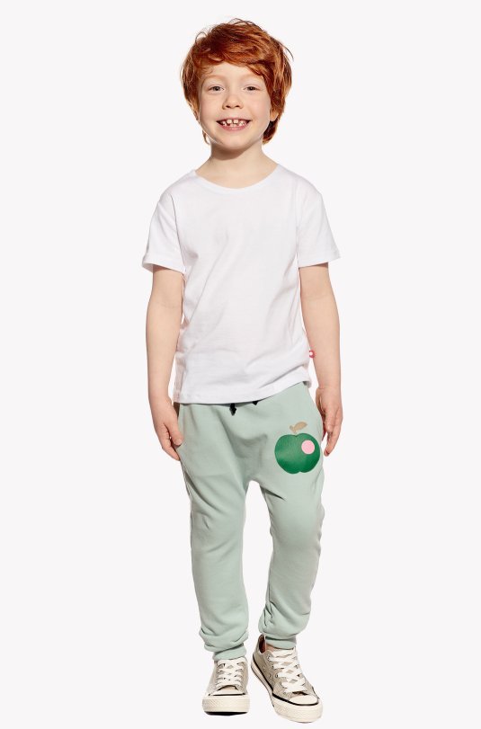 Melegítőnadrág almával