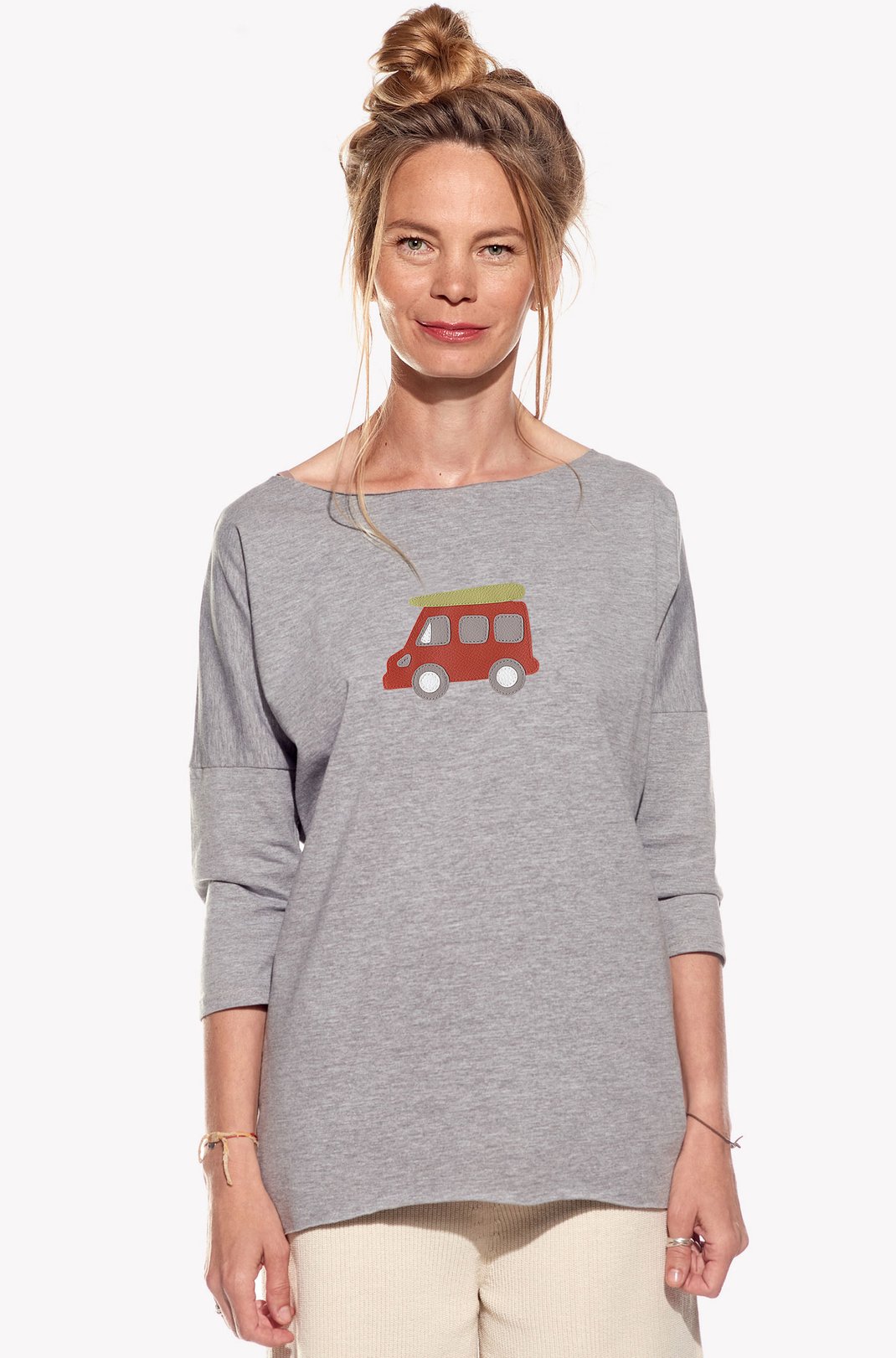 Shirt with caravan