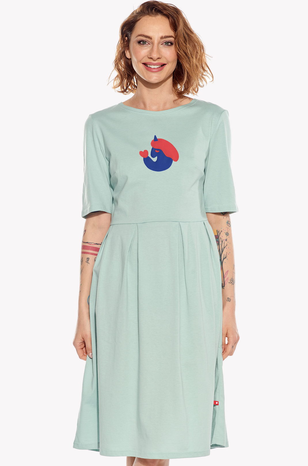 Dresses a unicorn in love