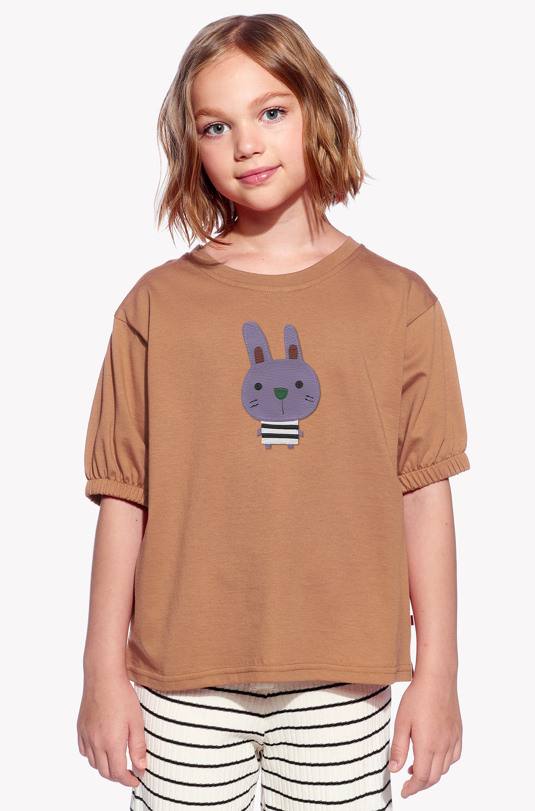 Shirt with rabbit