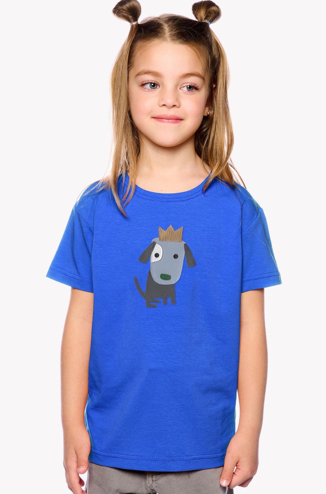 T-Shirt mit einem Hund