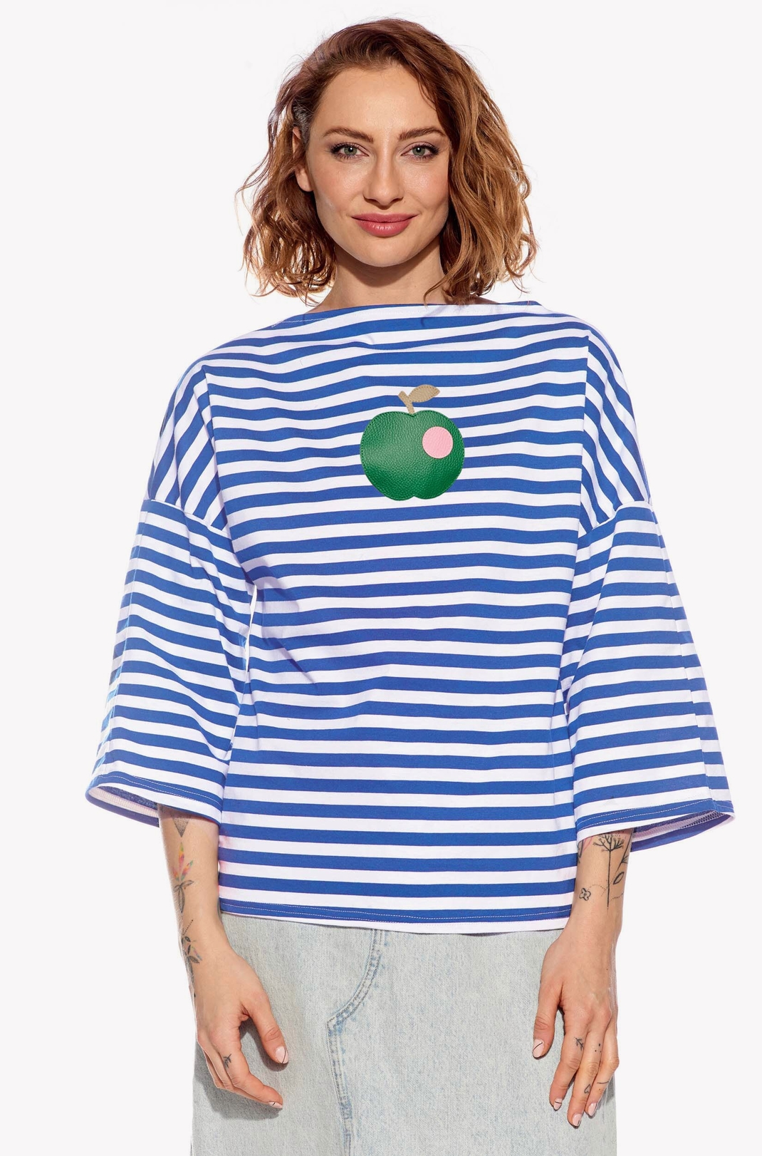 Shirt with apple