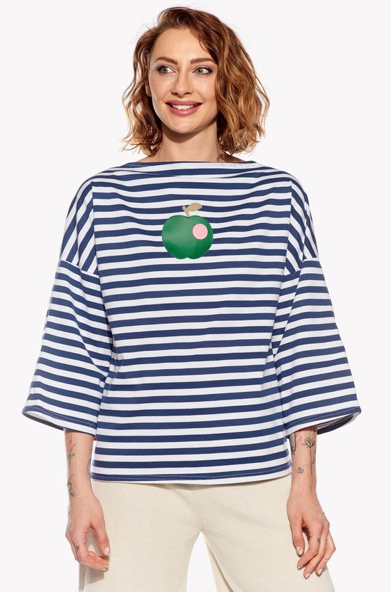 Shirt with apple