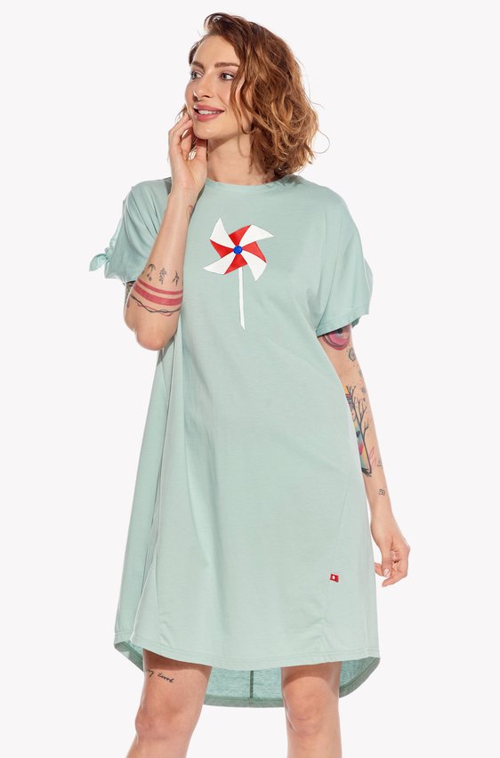 Dresses with paper propeller